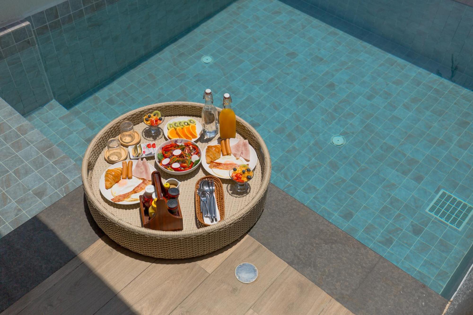 Tasana Bar And Luxury Resort Ko Lan Exterior photo